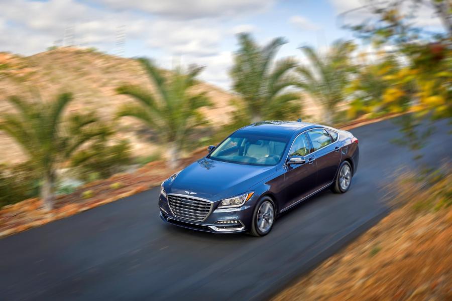  Genesis G80 2017 года  (NA) (фото 17 из 23)